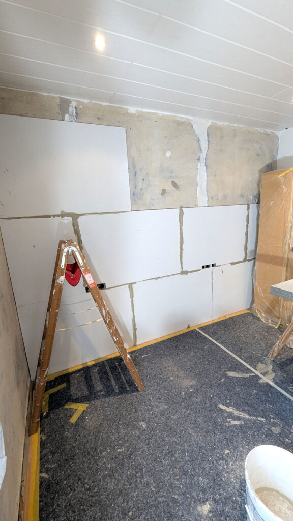 Schimmelsanierung, Sanierung mit Platten