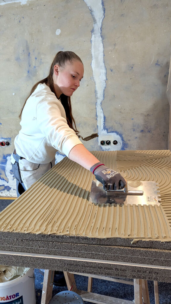 Schimmelsanierung, Spachtel auftragen